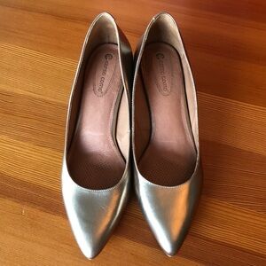 NWT Corso Como Metallic gold/bronze kitten heel pump Sz. 10
